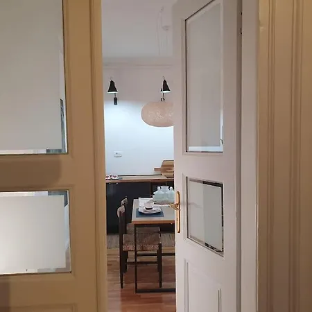 Max+ - Private Parking Apartment *